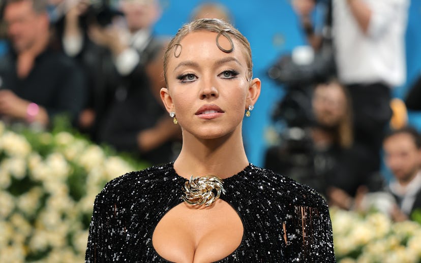 Sydney Sweeney's vintage look is JPG.